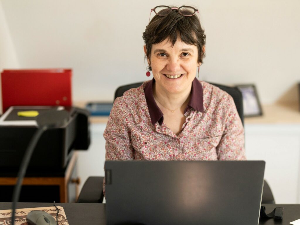 Ateliers de broderie pour tous niveaux, j'interviens dans des structures collectives, culturelles et associatives