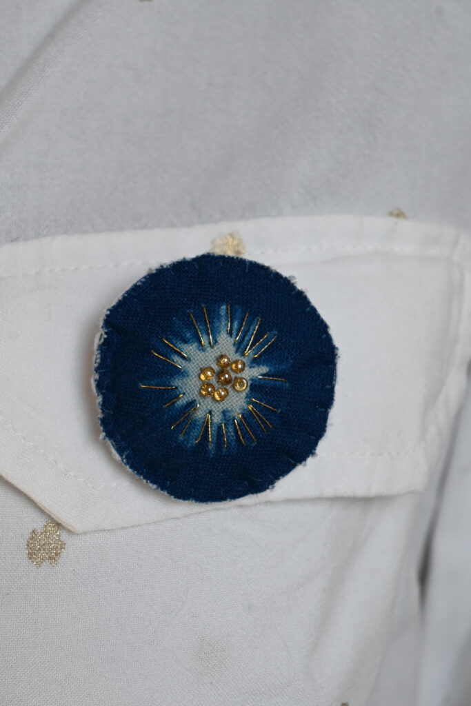 Broche cyanotype - Pâquerette 1